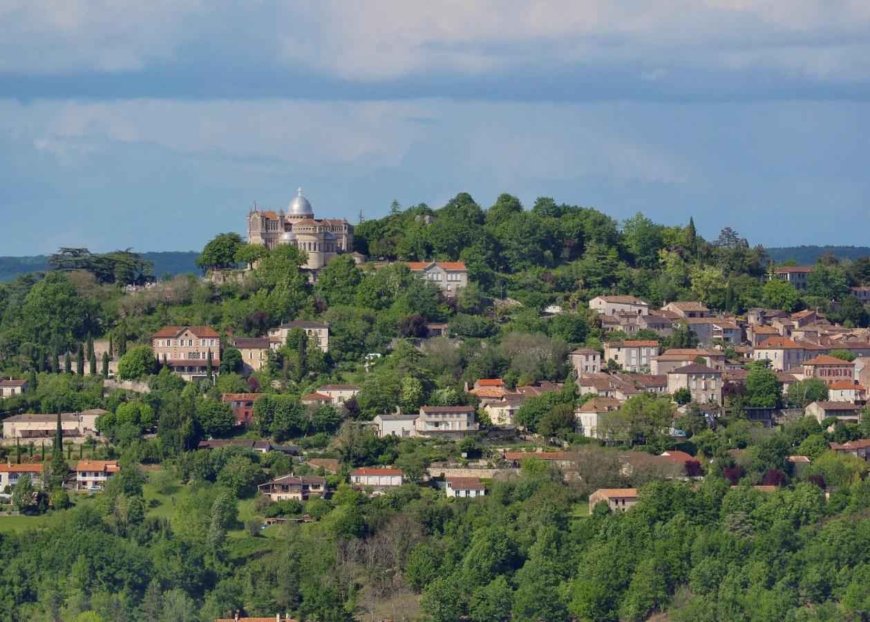 La Bastide Portoly B&B "Pruneaux" Penne-dʼAgenais Exterior foto